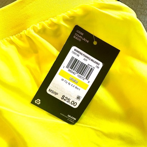 NWT women’s Under Armour 2.0 fly by short - yellow size med - Picture 3 of 4